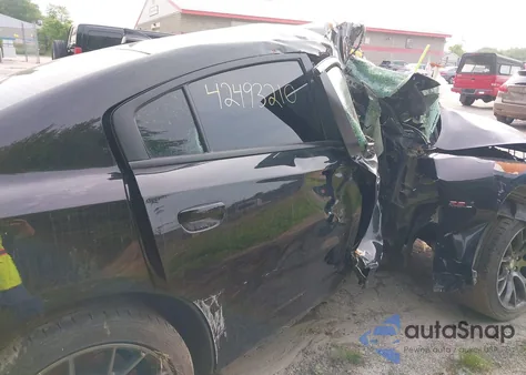 2016 Dodge Charger Srt 392 z USA, uszkodzony, nr VIN 2C3CDXEJ8GH179362